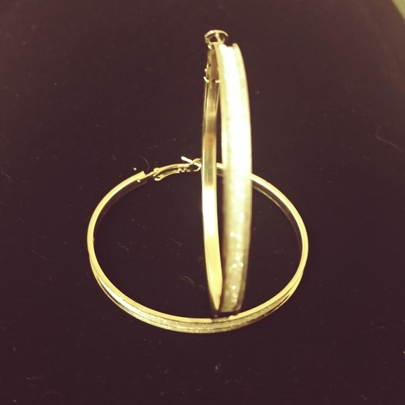 Sparkly Silver Hoop Earrings 💎 - Picture 10 of 12